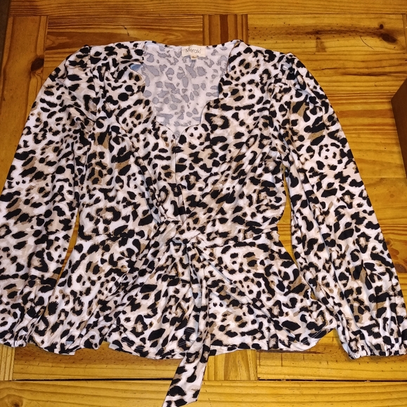 ⭐️Meraki blouse ⭐️3 items for $10.00 bundle items to get the deal!⭐️ - Picture 2 of 10